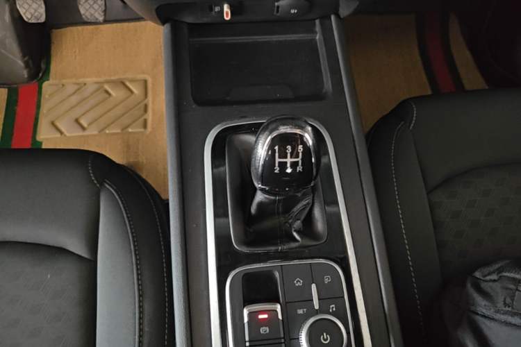 Used Cowin Xuanjie 2020 1.5L Manual Trendy Gear Lever