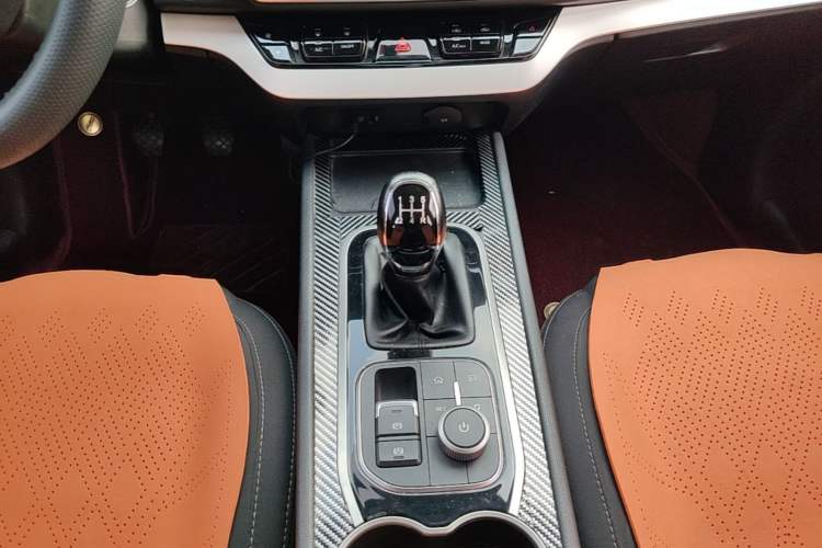 Used Cowin Xuanjie 2020 Revised Version 1.5L Manual - Yue Gear Lever