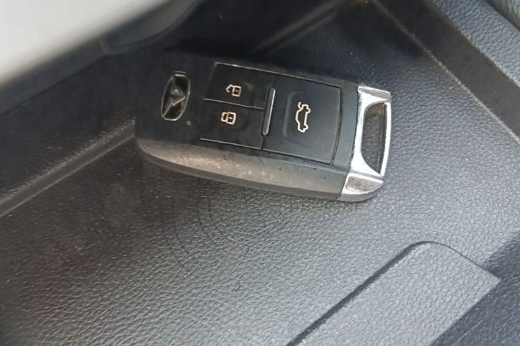 Used Cowin Xuanjie 2020 1.5L Manual Trendy Interior 1