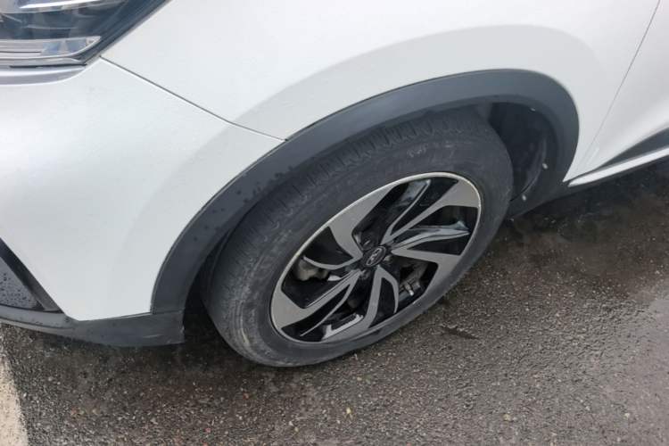 Used Cowin Xuanjie 2020 1.5L CVT Zhaо Left Front Wheel Hub