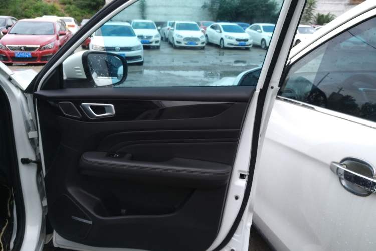 Used Cowin Xuanjie 2020 Revised Version 1.5L Manual - Yue Right Front Door Interior
