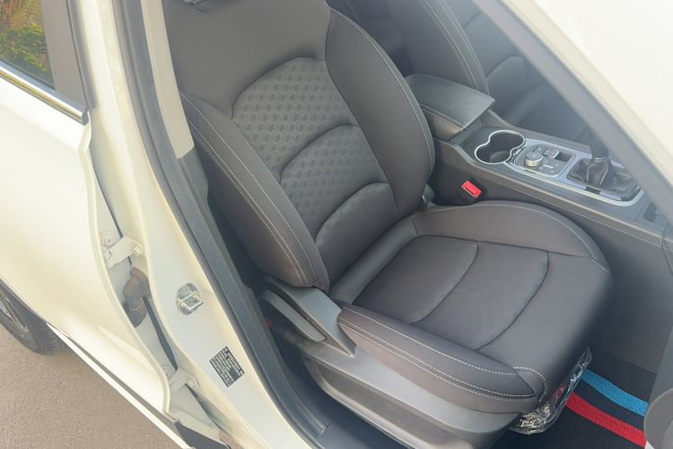 Used Cowin Xuanjie 2020 Revised Version 1.5L Manual - Yue Right Front Seat
