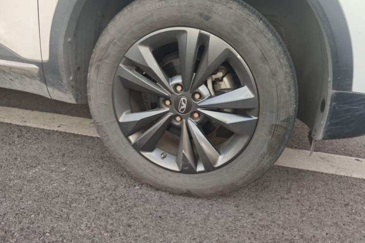 Used Cowin Xuanjie 2020 1.5L Manual Trendy Right Front Wheel Hub