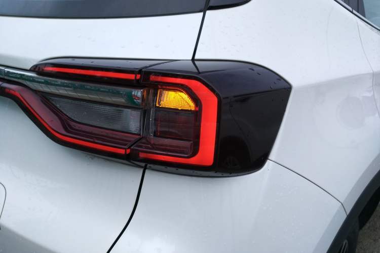Used Cowin Xuanjie 2020 Revised Version 1.5L Manual - Yue Right Rear Taillight