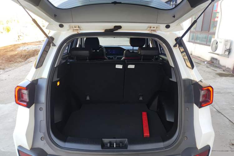 Used Cowin Xuanjie 2020 1.5L Manual Trendy Trunk