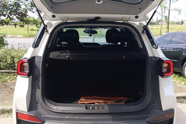 Used Cowin Xuanjie 2020 1.5L Manual Trendy Trunk