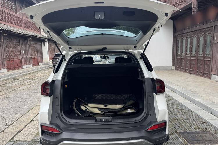 Used Cowin Xuanjie 2020 Revised Version 1.5L Manual Style Trunk