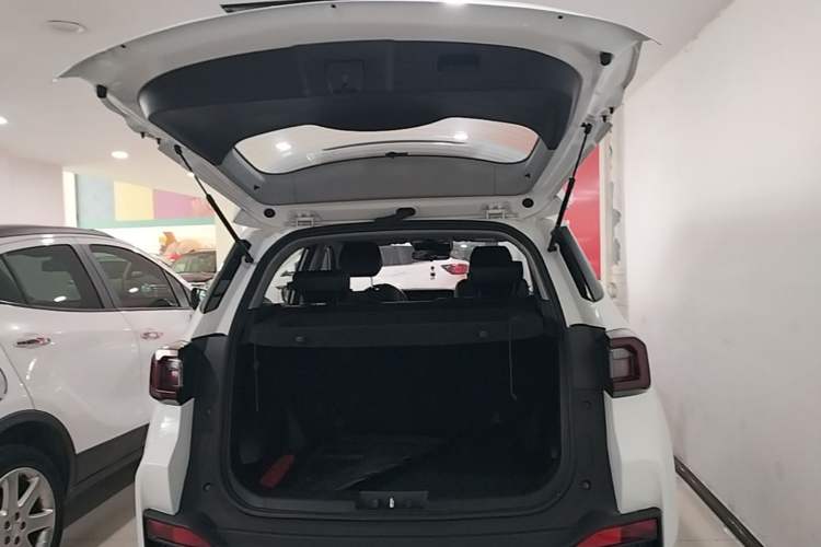 Used Cowin Xuanjie 2020 1.5L CVT Zhaо Trunk