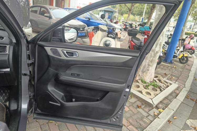 Used Cowin Xuanjie 2021 1.5L CVT Luxury Edition Interior 5