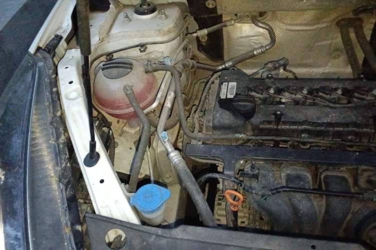 Used Cowin Xuanjie 2021 1.5L CVT Enjoyment Edition Engine Bay Right