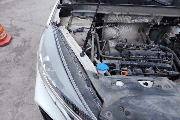 Used Cowin Xuanjie 2021 1.5L Manual Enjoyment Edition Engine Bay Right