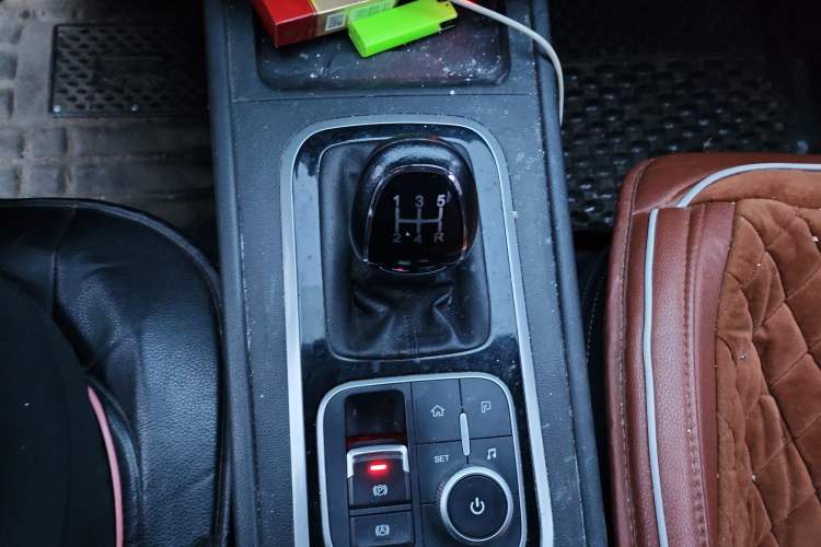 Used Cowin Xuanjie 2021 1.5L Manual Enjoyment Edition Gear Lever