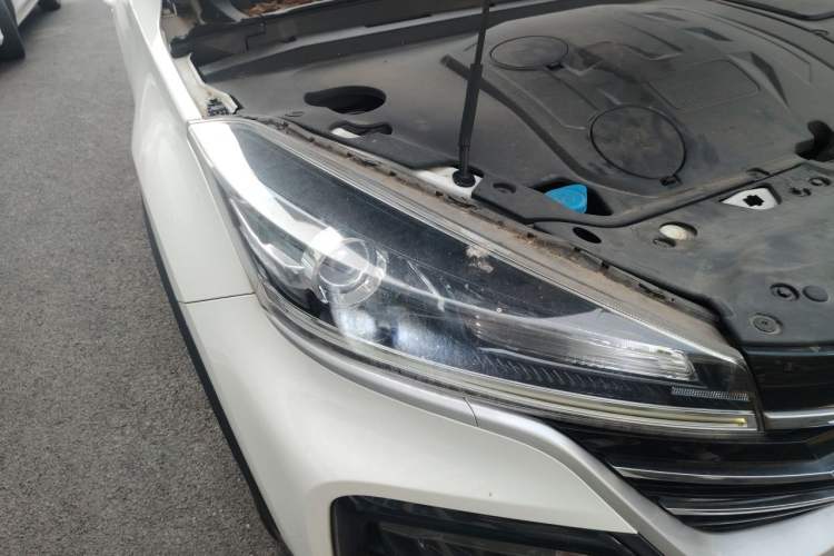 Used Cowin Xuanjie 2021 1.5L CVT Luxury Edition Right Front Headlight