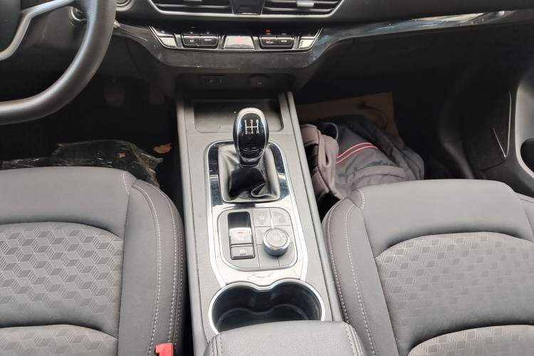 Used Cowin Xuanjie 2023 1.5L Manual Enjoyment Edition Gear Lever