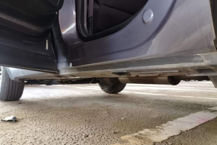 Used Cowin Xuanjie 2023 1.5L CVT Enjoyment Edition Left Side Sill