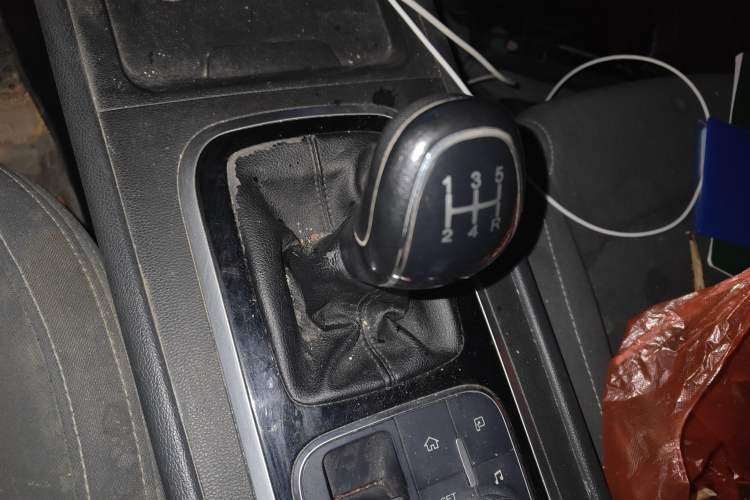 Used Cowin Xuanjie 2023 1.5L Manual Enjoyment Edition Gear Lever