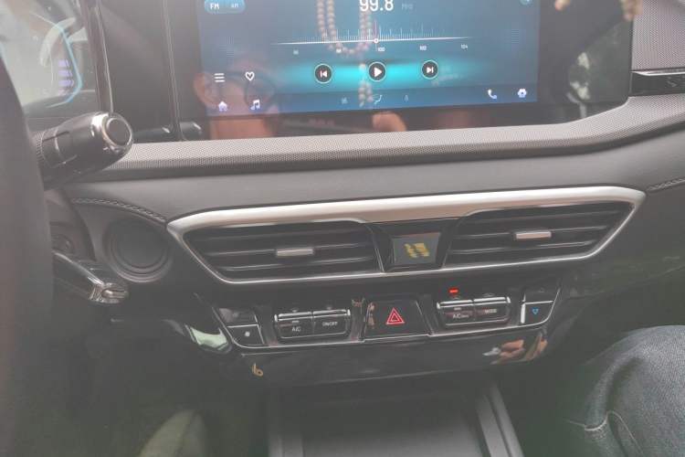 Used Cowin Xuanjie 2023 1.5L Manual Enjoyment Edition Audio And AC Panel