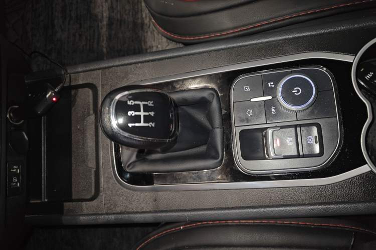 Used Cowin Xuanjie 2023 1.5L Manual Enjoyment Edition Gear Lever
