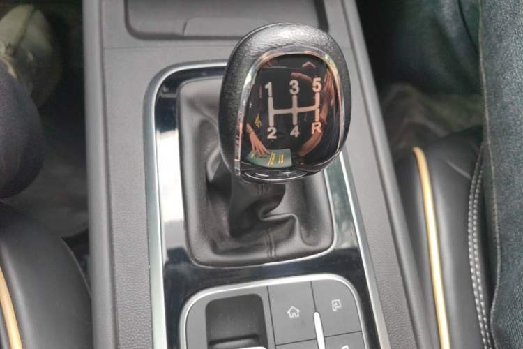 Used Cowin Xuanjie 2023 1.5L Manual Enjoyment Edition Gear Lever