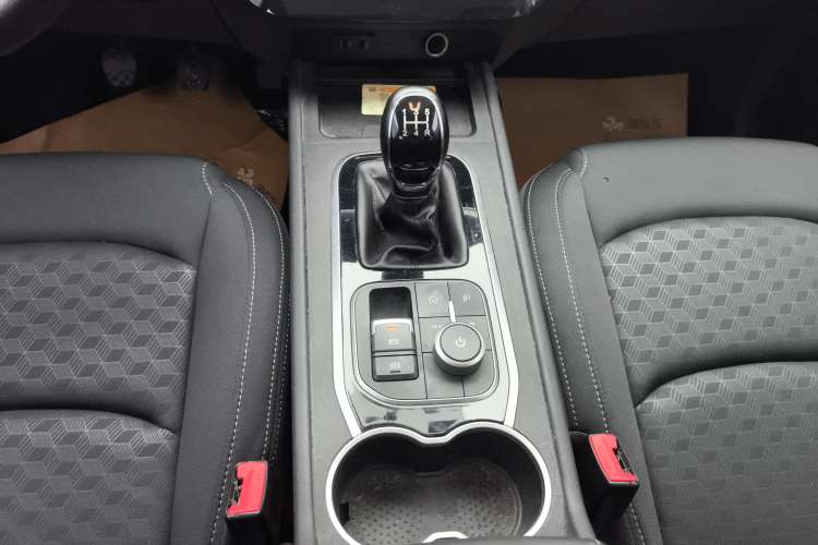 Used Cowin Xuanjie 2023 1.5L Manual Enjoyment Edition Gear Lever
