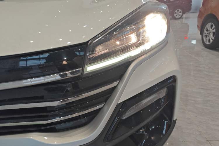 Used Cowin Xuanjie 2023 1.5L Manual Enjoyment Edition Left Front Headlight