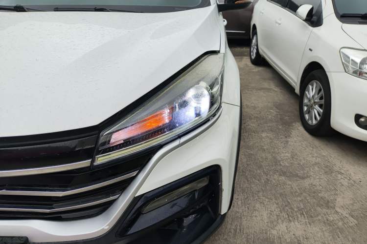 Used Cowin Xuanjie 2023 1.5L CVT Enjoyment Edition Left Front Headlight