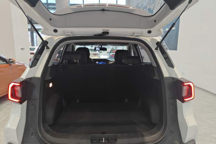 Used Cowin Xuanjie 2023 1.5L Manual Enjoyment Edition Trunk