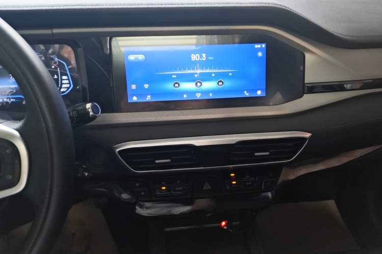 Used Cowin Xuanjie 2024 1.5L Manual Luxury Edition Audio And AC Panel