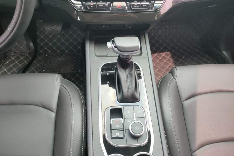 Used Cowin Xuanjie 2024 1.5L CVT Luxury Edition Gear Lever