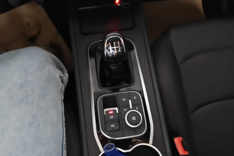 Used Cowin Xuanjie 2024 1.5L Manual Luxury Edition Gear Lever