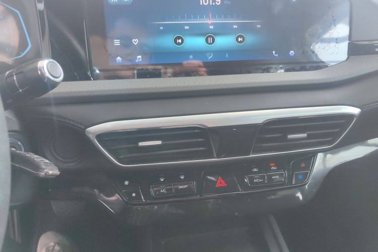 Used Cowin Xuanjie 2024 1.5L CVT Comfort Edition Audio And AC Panel