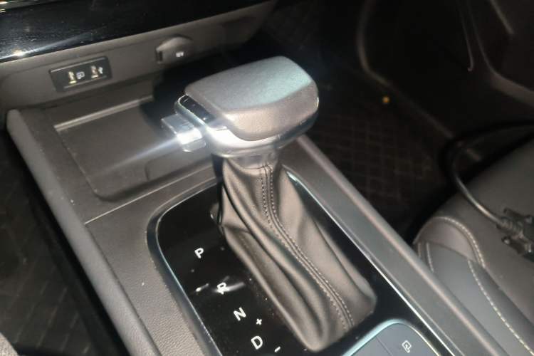 Used Cowin Xuanjie 2024 1.5L CVT Luxury Edition Gear Lever