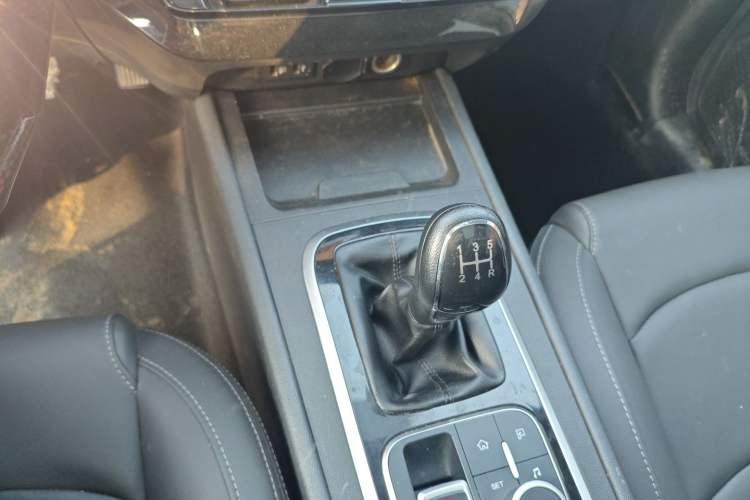 Used Cowin Xuanjie 2024 1.5L Manual Luxury Edition Gear Lever