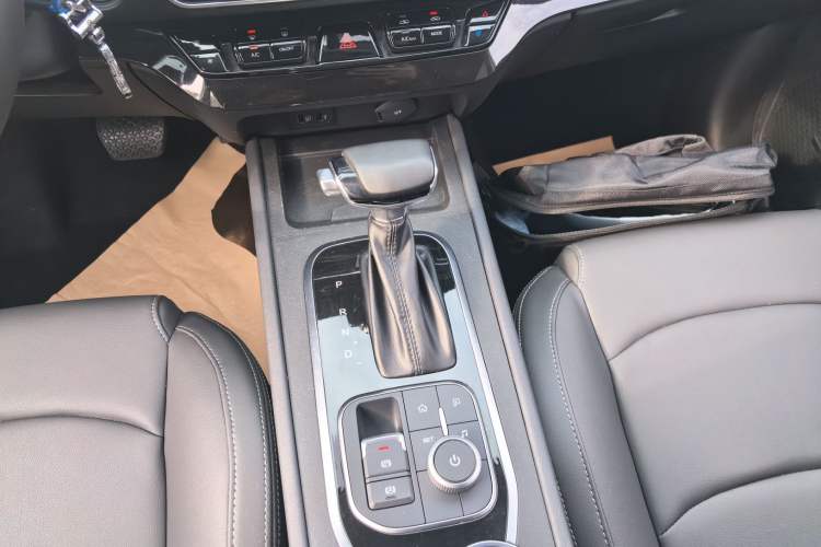 Used Cowin Xuanjie 2024 1.5L CVT Luxury Edition Gear Lever