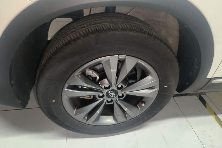 Used Cowin Xuanjie 2024 1.5L CVT Luxury Edition Left Front Wheel Hub