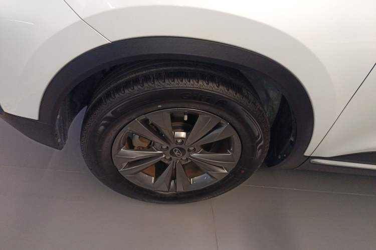 Used Cowin Xuanjie 2024 1.5L CVT Luxury Edition Left Front Wheel Hub