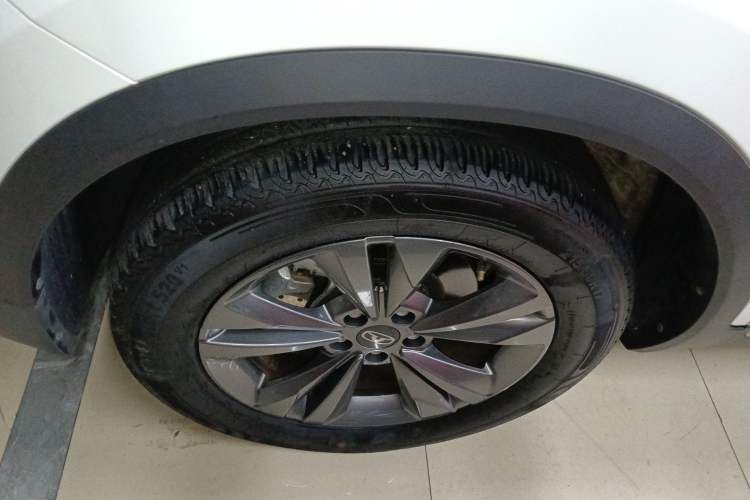 Used Cowin Xuanjie 2024 1.5L CVT Luxury Edition Left Front Wheel Hub