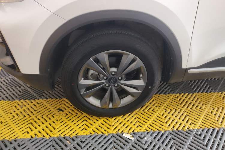 Used Cowin Xuanjie 2024 1.5L CVT Luxury Edition Left Front Wheel Hub