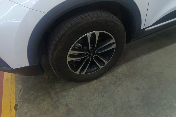 Used Cowin Xuanjie 2024 1.5L Manual Luxury Edition Left Front Wheel Hub