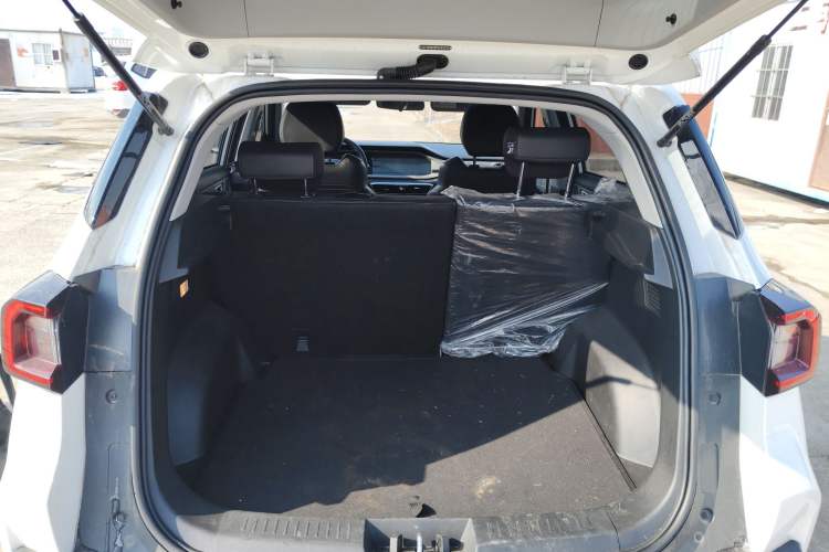 Used Cowin Xuanjie 2024 1.5L Manual Luxury Edition Trunk