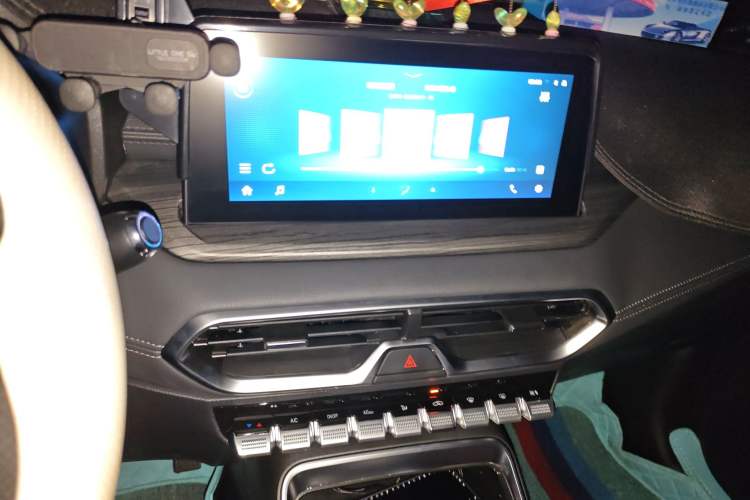 Used Cowin Xuanjie Pro 2025 1.5T CVT Leading Edition Audio And AC Panel