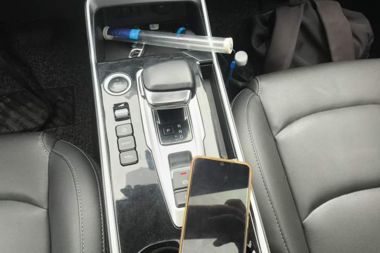 Used Cowin Xuanjie Pro 2021 1.5T CVT Jingzun Edition Gear Lever
