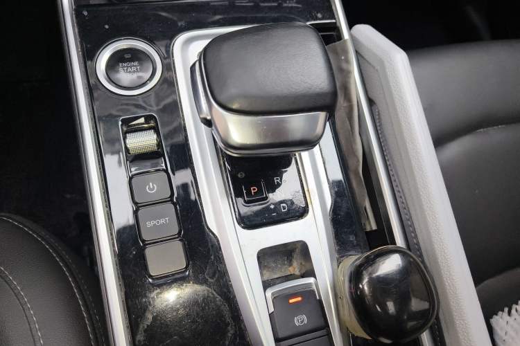 Used Cowin Xuanjie Pro 2021 1.5T CVT Jinghao Edition Gear Lever