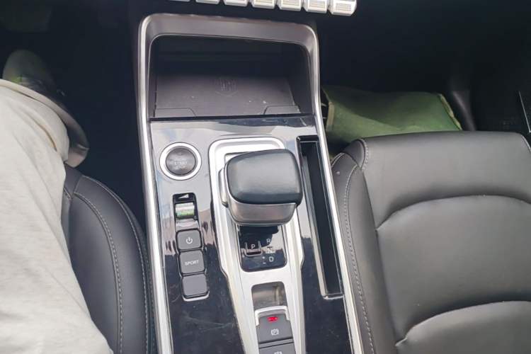 Used Cowin Xuanjie Pro 2021 1.5T CVT Jinghao Edition Gear Lever