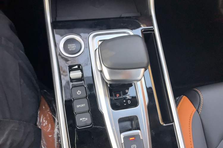 Used Cowin Xuanjie Pro 2021 1.5T CVT Jingzun Edition Gear Lever