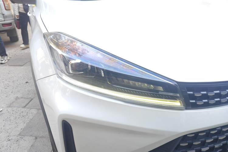 Used Cowin Xuanjie Pro 2021 1.5T CVT Jingzun Edition Right Front Headlight