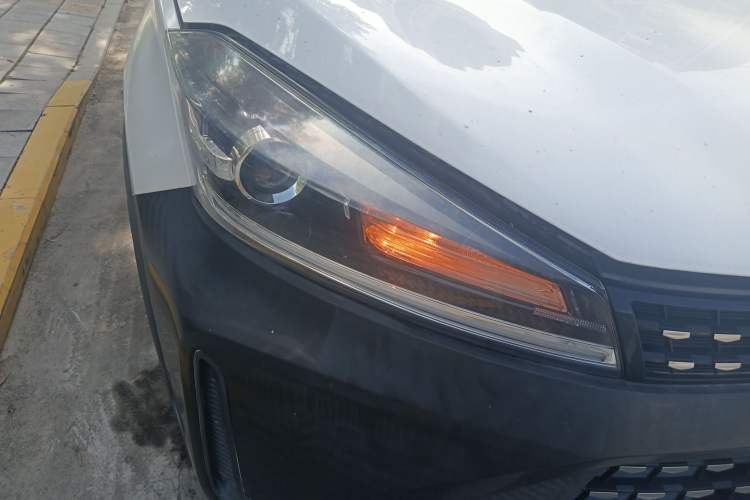 Used Cowin Xuanjie Pro 2021 1.5T CVT Dynamic Edition Right Front Headlight
