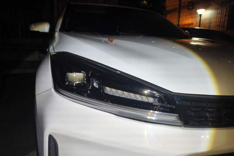Used Cowin Xuanjie Pro 2021 1.5T CVT Jinghao Edition Right Front Headlight
