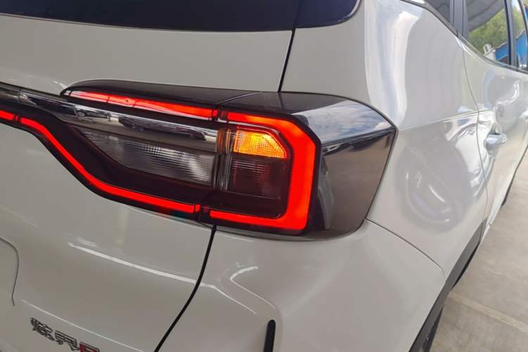 Used Cowin Xuanjie Pro 2021 1.5T CVT Jinghao Edition Right Rear Taillight