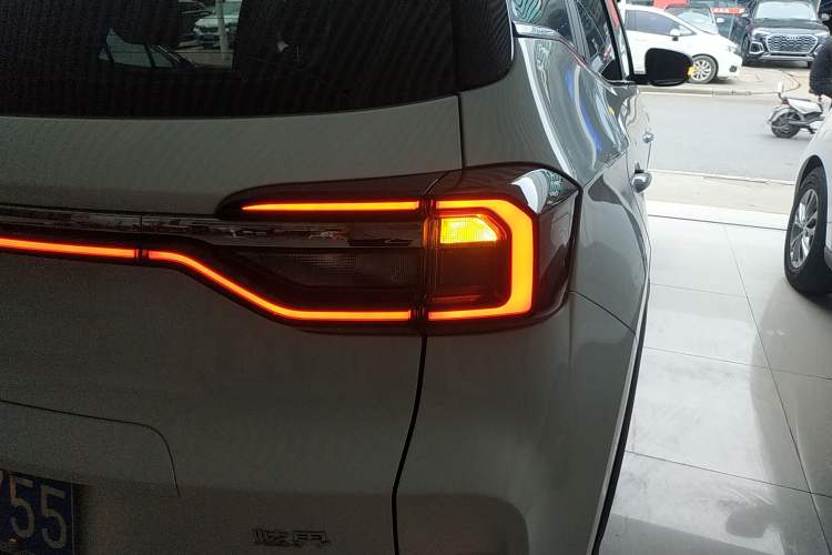 Used Cowin Xuanjie Pro 2021 1.5L CVT Jingyao Edition Right Rear Taillight